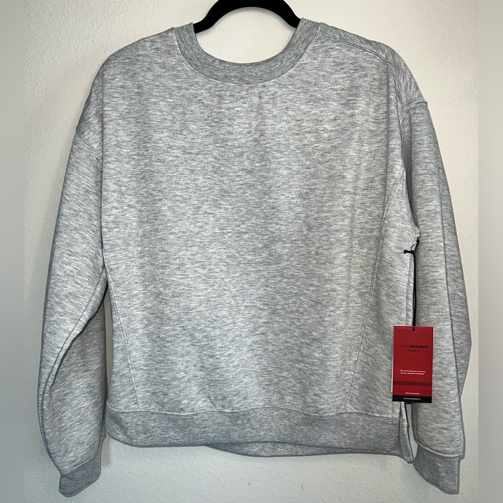 NWT SwissBrand Activewear Gray Sweater - Size XL